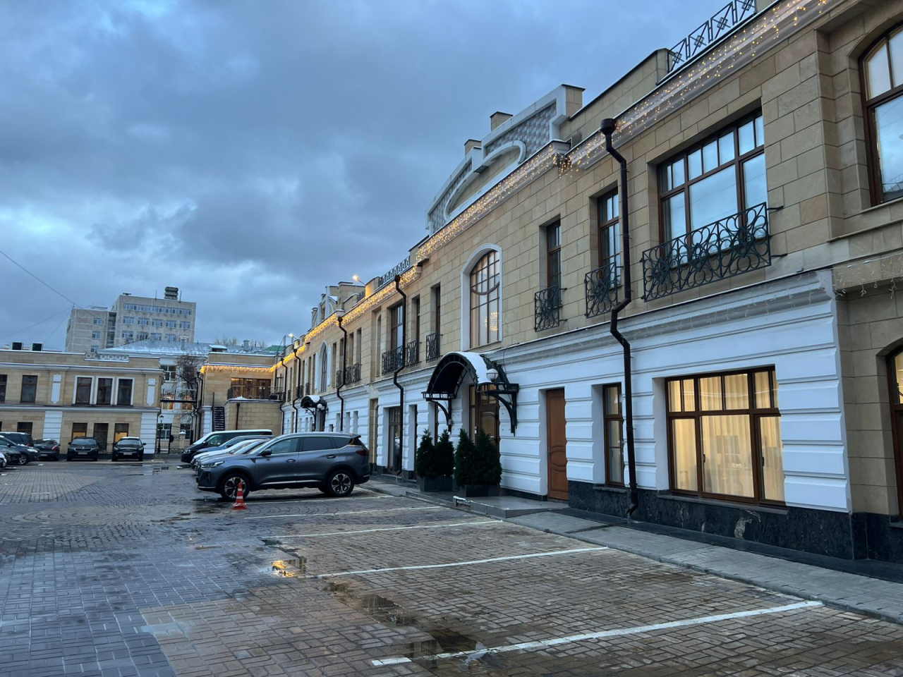 фасад дома, здание по адресу г Москва, ул Садовая-Черногрязская, д 8 стр 7 